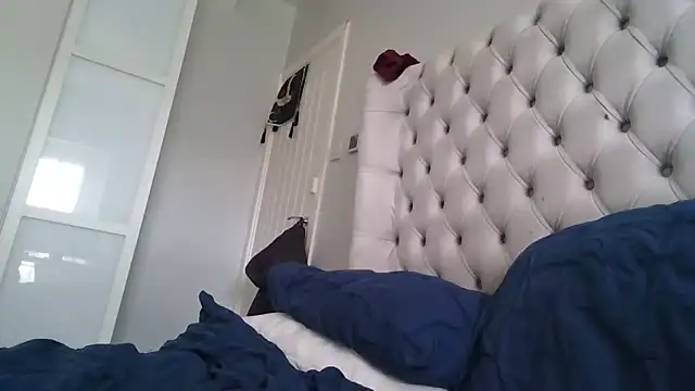 Snapshot of Swanstar chatting on September 29, 2025, 12:44 pm Swanstar online show from September 29, 2025, 12:44 pm