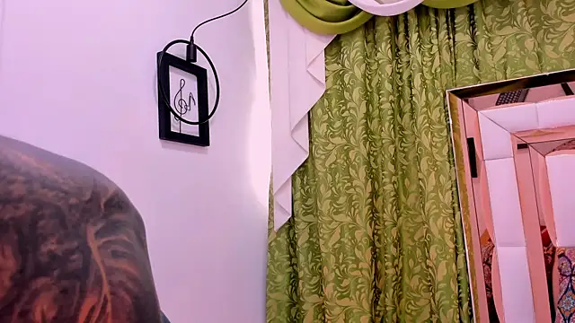 dilan scootk  online show from December 4, 2025, 7:35 pm