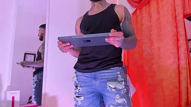 dilan scootk  online show from March 6, 2026, 7:42 pm