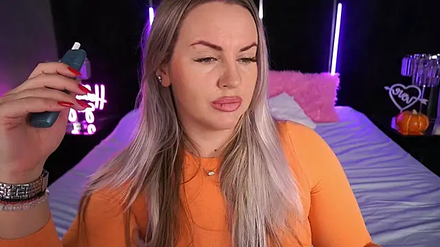 KiraCandyS online show from November 8, 2025, 11:19 pm