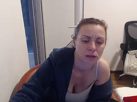 Emmatoo online show from March 30, 2026, 7:26 pm