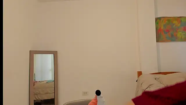 linnie  online show from March 9, 2025, 11:25 am