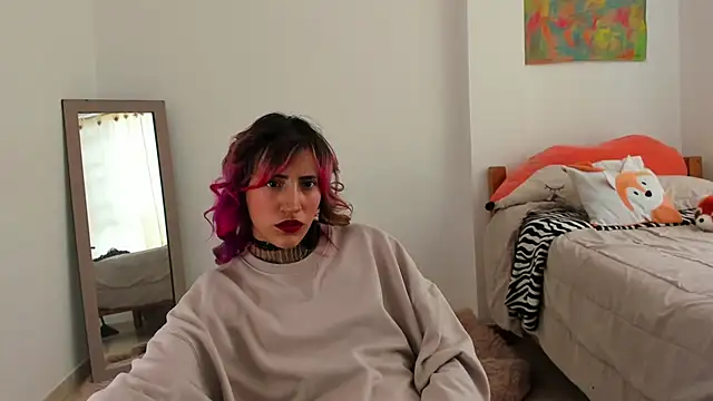 linnie  online show from January 28, 2025, 12:43 pm