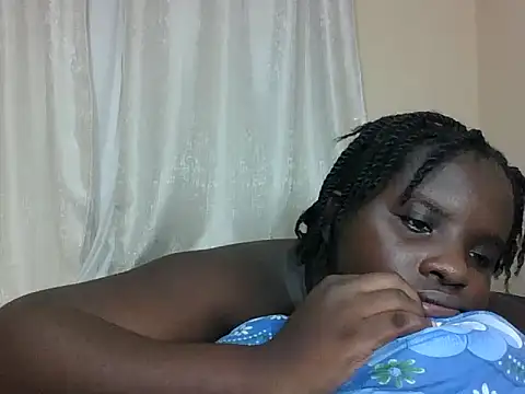 hotebbbyy online show from December 15, 2025, 2:17 am