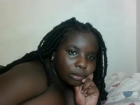 hotebbbyy online show from November 6, 2025, 12:31 pm