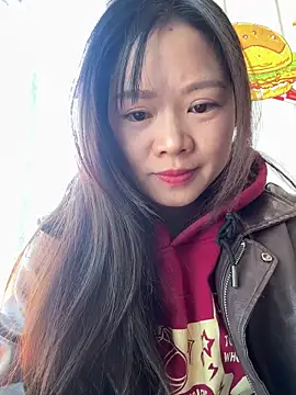 Snapshot of Hellen_111 chatting on November 29, 2025, 4:23 am Hellen 111 online show from November 29, 2025, 4:23 am