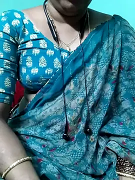 Snapshot of kasmika_kasmika chatting on February 2, 2025, 3:39 pm kasmika kasmika online show from February 2, 2025, 3:39 pm