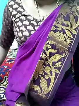 Snapshot of kasmika_kasmika chatting on December 25, 2024, 7:24 am kasmika kasmika online show from December 25, 2024, 7:24 am