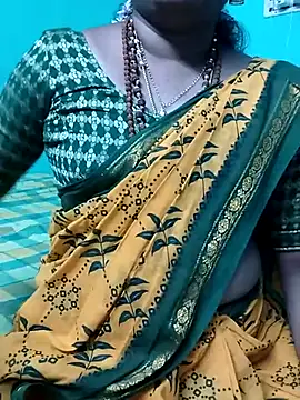 Snapshot of kasmika_kasmika chatting on February 19, 2025, 4:44 pm kasmika kasmika online show from February 19, 2025, 4:44 pm