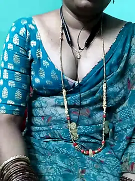 Snapshot of kasmika_kasmika chatting on February 2, 2025, 6:42 pm kasmika kasmika online show from February 2, 2025, 6:42 pm