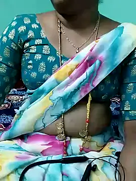 Snapshot of kasmika_kasmika chatting on January 4, 2025, 4:43 pm kasmika kasmika online show from January 4, 2025, 4:43 pm