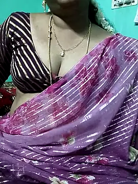 Snapshot of kasmika_kasmika chatting on March 19, 2025, 5:39 pm kasmika kasmika online show from March 19, 2025, 5:39 pm