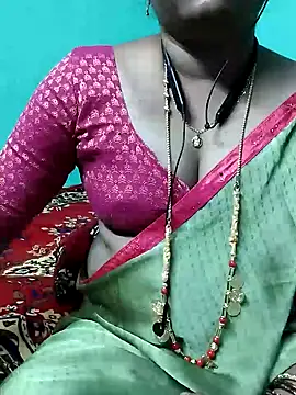 Snapshot of kasmika_kasmika chatting on February 3, 2025, 5:14 pm kasmika kasmika online show from February 3, 2025, 5:14 pm