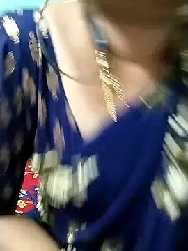 Snapshot of kasmika_kasmika chatting on March 21, 2025, 5:02 pm kasmika kasmika online show from March 21, 2025, 5:02 pm