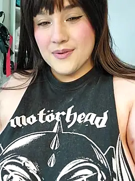 Snapshot of ItsNaiixa chatting on February 7, 2026, 10:07 pm ItsNaiixa online show from February 7, 2026, 10:07 pm