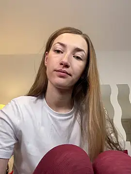 KateRedgar online show from March 3, 2025, 1:34 pm