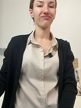 KateRedgar online show from April 3, 2026, 2:01 pm