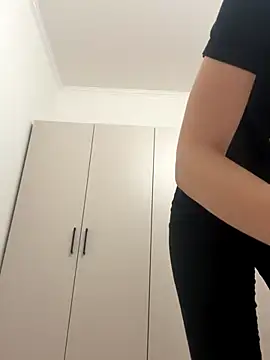 Snapshot of KateRedgar chatting on October 16, 2025, 5:10 pm KateRedgar online show from October 16, 2025, 5:10 pm