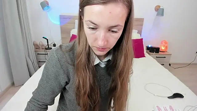 Snapshot of KateRedgar chatting on October 6, 2025, 7:31 am KateRedgar online show from October 6, 2025, 7:31 am