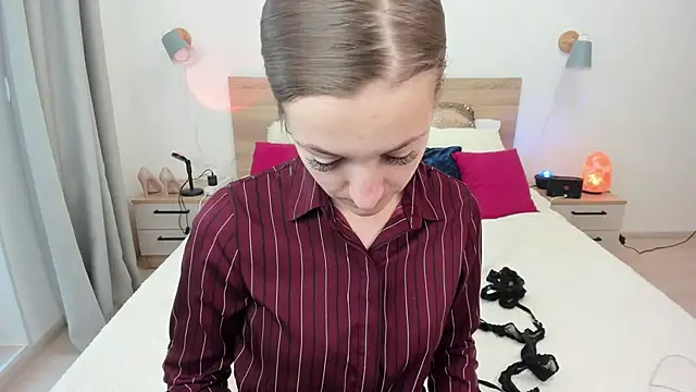 Snapshot of KateRedgar chatting on October 9, 2025, 11:11 am KateRedgar online show from October 9, 2025, 11:11 am