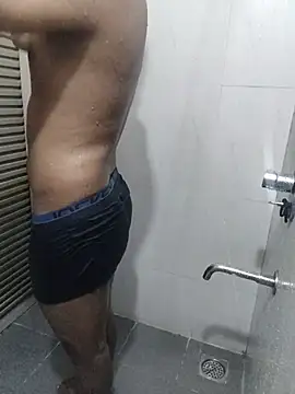 hottboy 39 online show from April 12, 2026, 1:25 pm