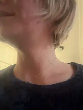 tanyagrey online show from November 3, 2025, 8:18 am