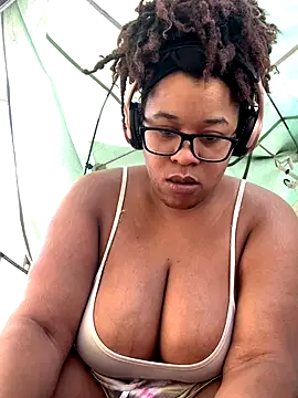 bustypothead online show from September 13, 2025, 10:43 pm