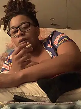 bustypothead online show from September 26, 2025, 9:38 am
