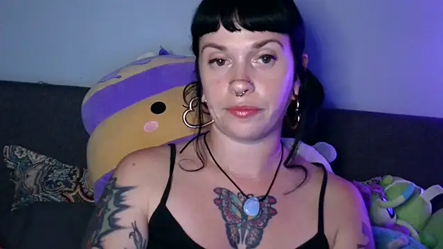 Snapshot of Marcelinegoddess chatting on October 21, 2025, 3:39 am Marcelinegoddess online show from October 21, 2025, 3:39 am