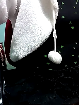 Snapshot of Tuo8702 chatting on March 17, 2025, 6:11 pm Tuo8702 online show from March 17, 2025, 6:11 pm