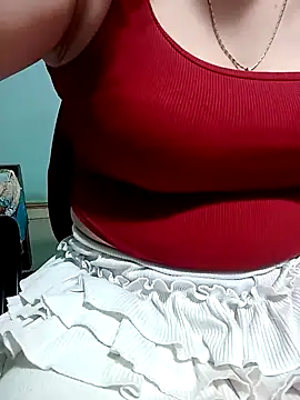 Snapshot of Tuo8702 chatting on March 14, 2025, 8:28 pm Tuo8702 online show from March 14, 2025, 8:28 pm