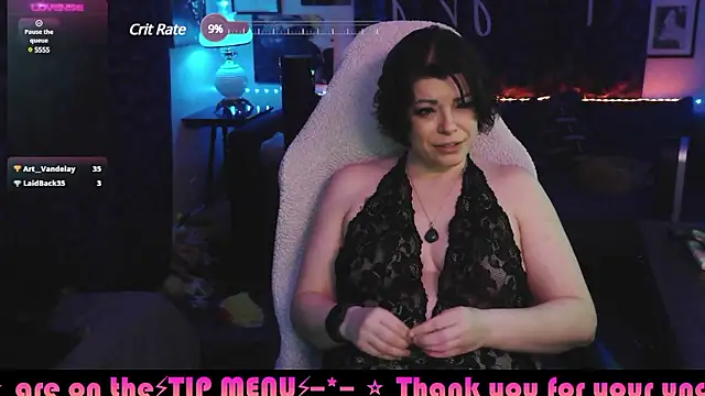 Snapshot of PenneyLayne chatting on December 2, 2024, 4:05 am PenneyLayne online show from December 2, 2024, 4:05 am