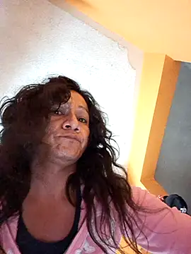 miicheele32 online show from November 29, 2025, 8:47 am