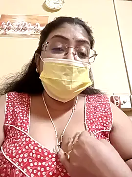 Snapshot of LAVERNIYA_ chatting on January 18, 2025, 9:45 am LAVERNIYA online show from January 18, 2025, 9:45 am