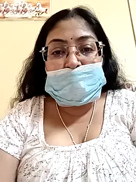 Snapshot of LAVERNIYA_ chatting on February 8, 2025, 7:59 am LAVERNIYA online show from February 8, 2025, 7:59 am