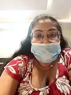 Snapshot of LAVERNIYA_ chatting on January 1, 2025, 3:03 pm LAVERNIYA online show from January 1, 2025, 3:03 pm