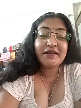 LAVERNIYA  online show from October 12, 2025, 9:43 am