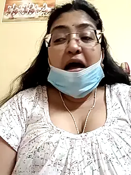 Snapshot of LAVERNIYA_ chatting on February 1, 2025, 10:15 am LAVERNIYA online show from February 1, 2025, 10:15 am