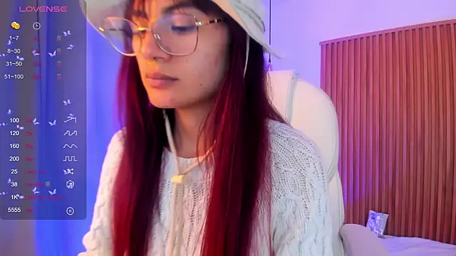 sophiecherry  online show from September 26, 2025, 4:41 am