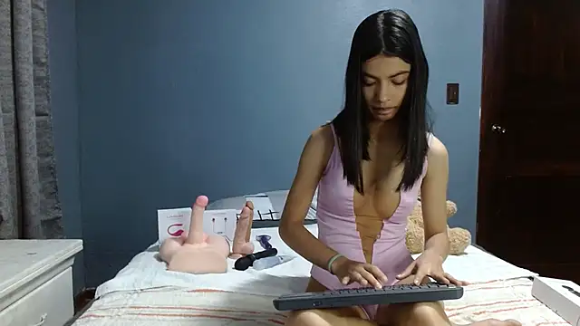 LiaOrtiz69 online show from December 7, 2024, 12:14 am