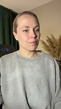 Charming Daphny online show from April 11, 2026, 6:21 am