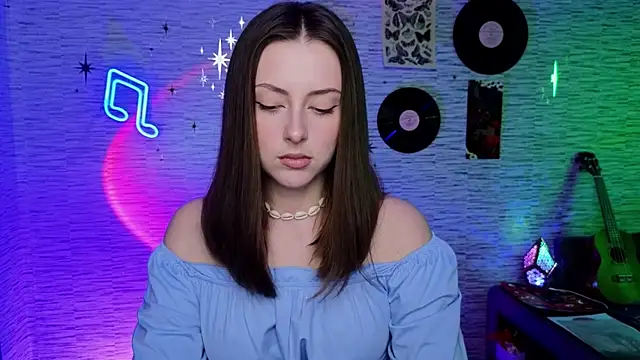 GloriaElmer online show from March 20, 2025, 9:48 am