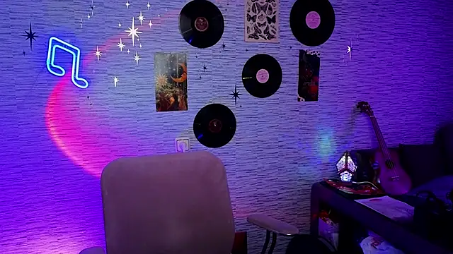 GloriaElmer online show from March 14, 2025, 10:18 am