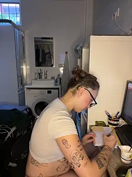 Snapshot of Hawitxui chatting on October 18, 2025, 7:32 am Hawitxui online show from October 18, 2025, 7:32 am