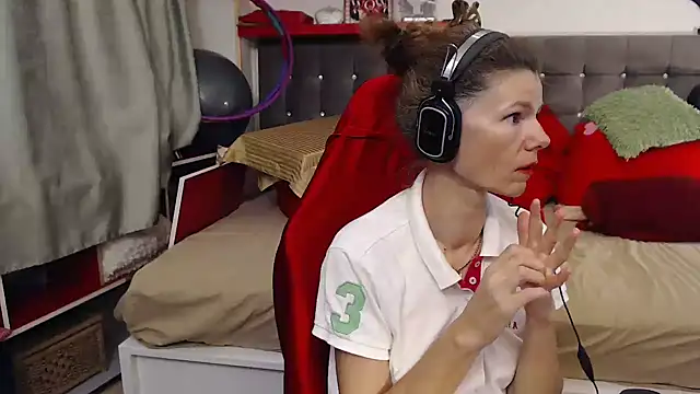 kellyterapy online show from November 4, 2025, 10:24 pm