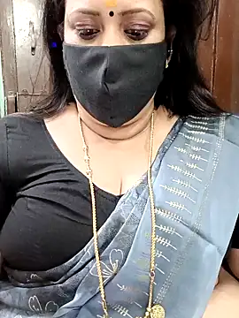 ashikaa r online show from December 17, 2025, 6:57 pm