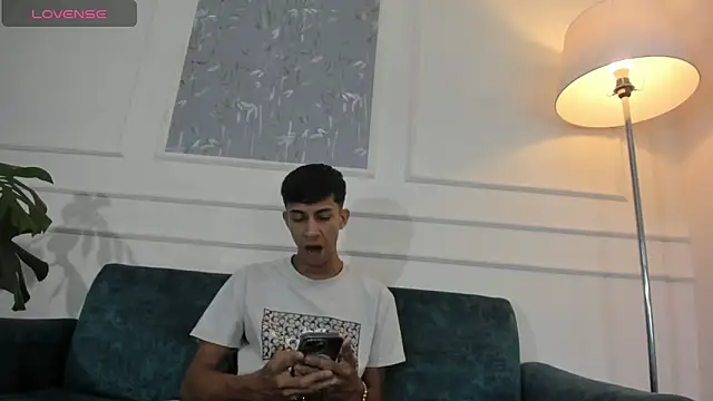 Lucian Davi online show from February 20, 2025, 12:25 pm