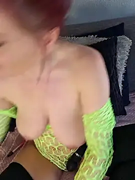 Snapshot of Nicky-Blue chatting on December 19, 2024, 12:12 pm Nicky-Blue online show from December 19, 2024, 12:12 pm