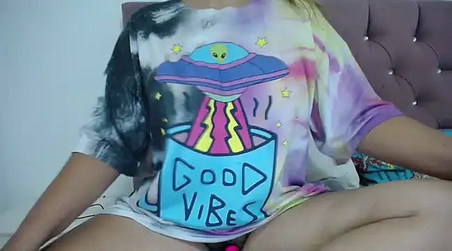 mirand zackyx online show from February 14, 2025, 11:31 am