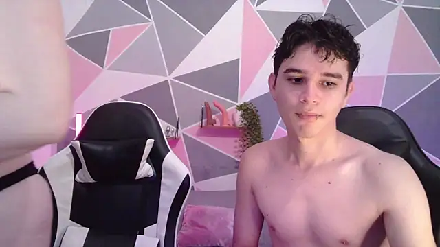 AndrewAnndCherry online show from June 30, 2026, 12:10 am